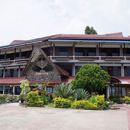Ambaroba Resort Hotel Tuk Tuk Esterno foto